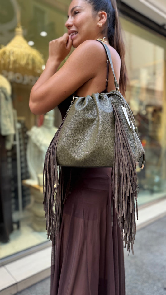 Bolso bombo con flecos