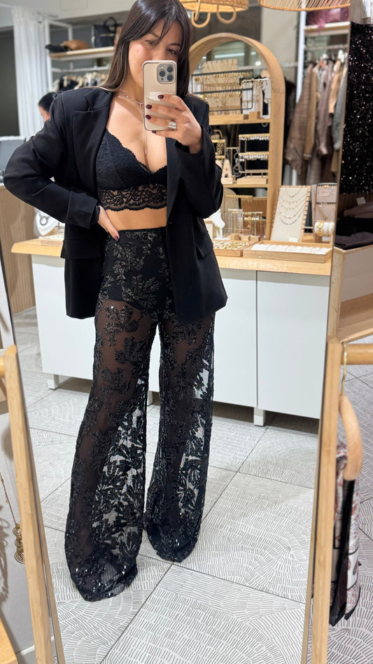 Pantalón con transparencias